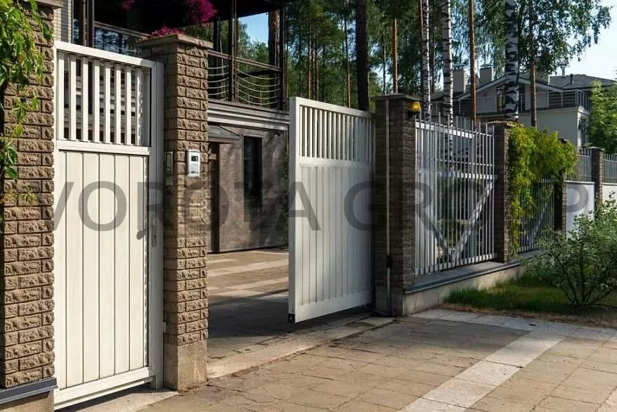 Автоматические откатные ворота Doorhan белые 2250х3000